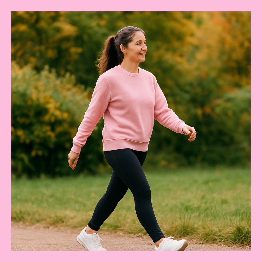 Femme marchant sur un chemin dans un parc